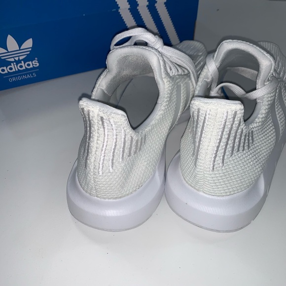 adidas swift run women's white